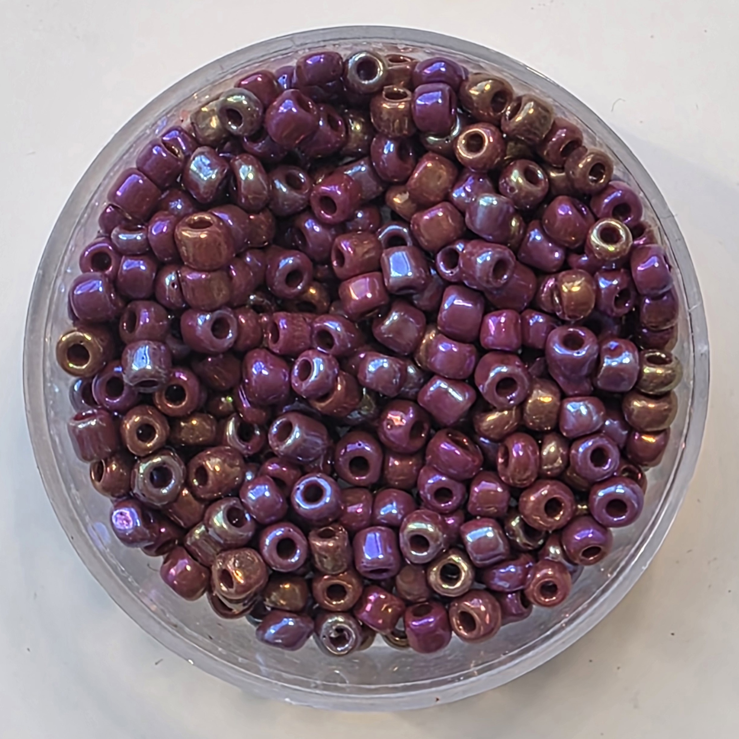 Glitrandi fjólublár